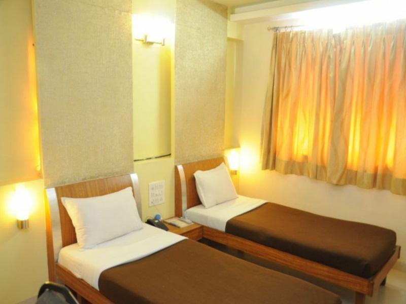 Parth Residency Hotel Ahmedabad Exterior photo