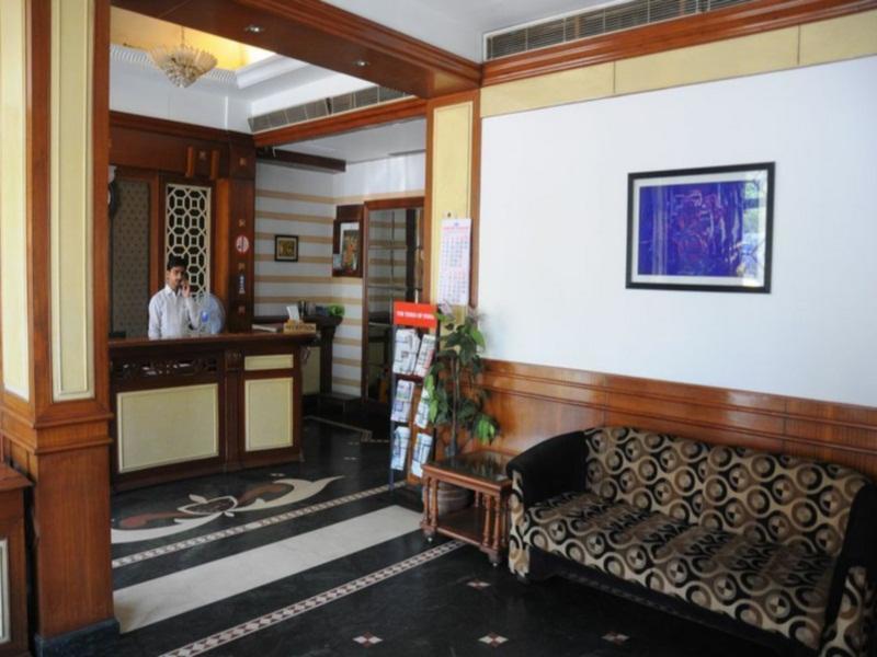 Parth Residency Hotel Ahmedabad Exterior photo