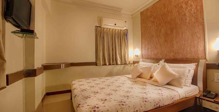 Parth Residency Hotel Ahmedabad Exterior photo
