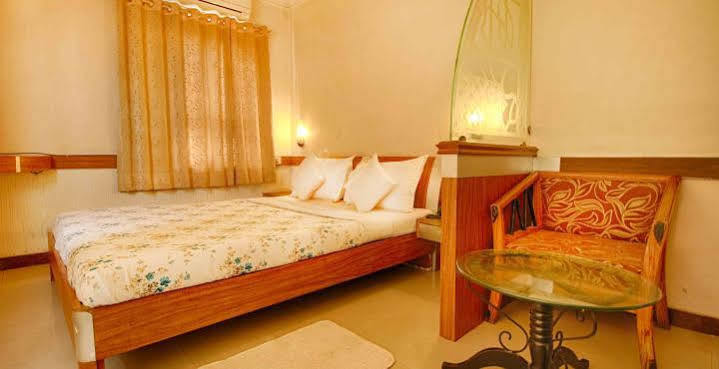 Parth Residency Hotel Ahmedabad Exterior photo