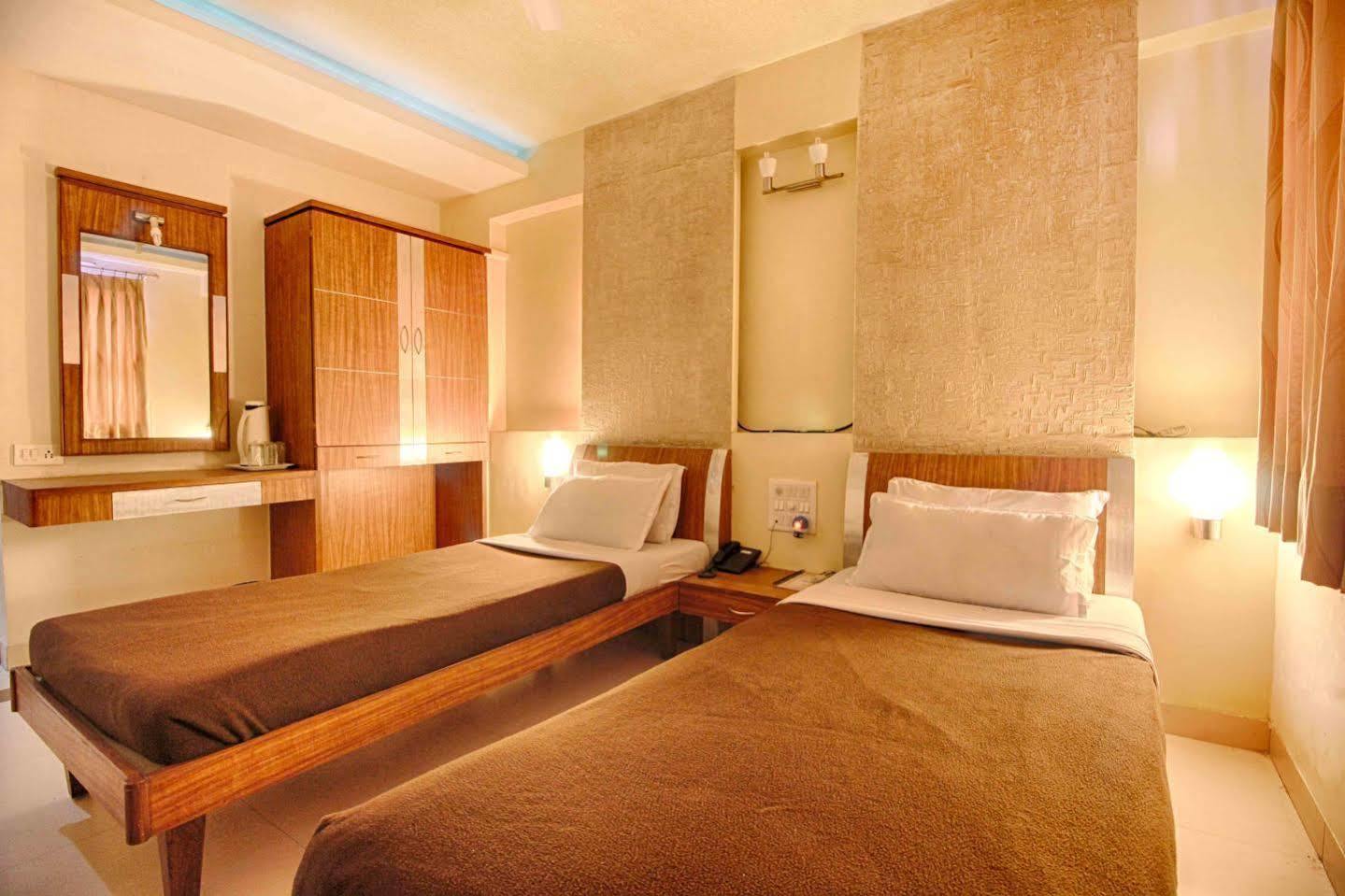 Parth Residency Hotel Ahmedabad Exterior photo