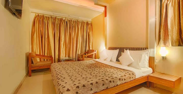 Parth Residency Hotel Ahmedabad Exterior photo