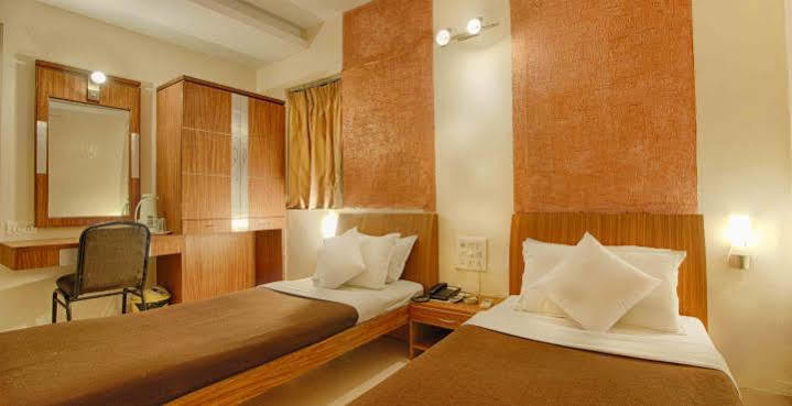 Parth Residency Hotel Ahmedabad Exterior photo